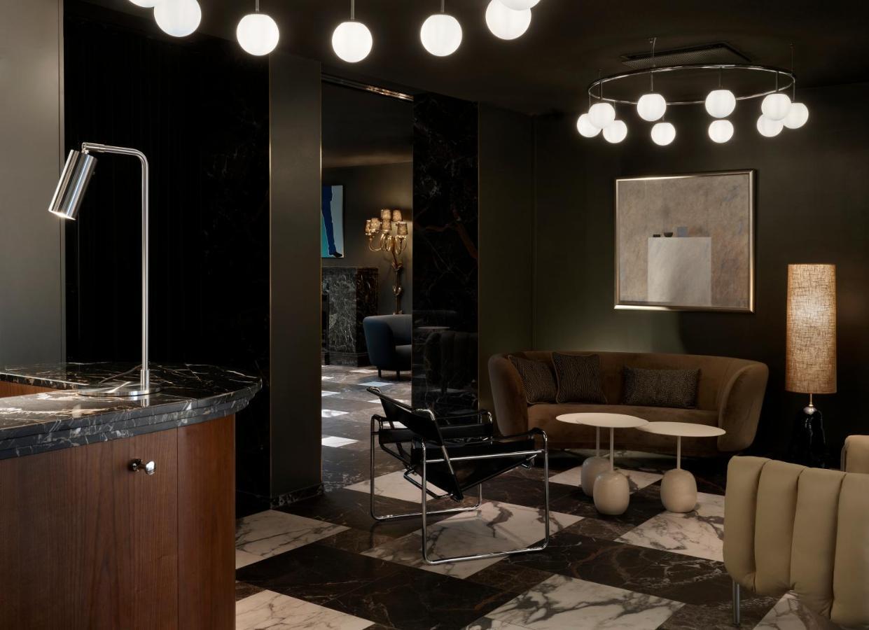 Solo Sokos Hotel Torni هلسنكي المظهر الخارجي الصورة Interior of the 2014 edition of the 100 Design exhibition